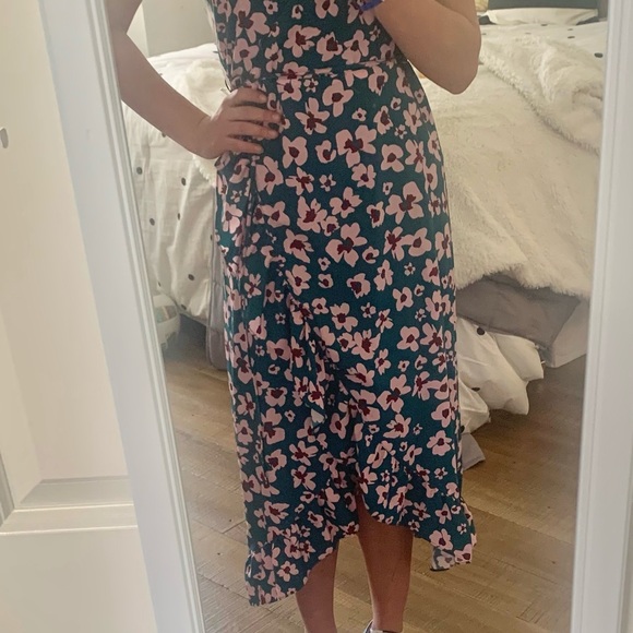 NWT- Womens (size medium) Q+A floral wrap dress - Picture 5 of 7